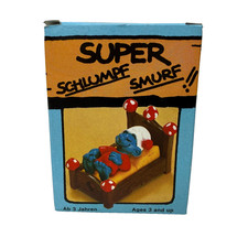 Vintage 1982 Smurf with Flowers and Gift PVC Figure on Card, Wallace Berrie & Co. — listing 3