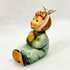 Goebel Hummel-Style Figurine "Oh My Tooth" (Ach mein Zahn) Kneeling Child with Toothache — listing 5