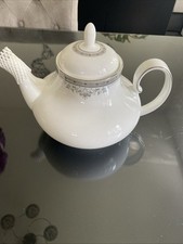 Royal Doulton Vogue Collection 'Sophistication' TC 1157 White Fine China Teapot with Floral Band — listing 2