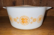 Vintage Pyrex Town & Country Casserole Dish #474 with Lid — listing 4