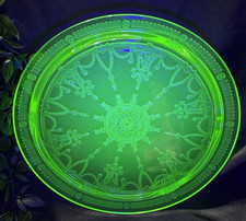Green Depression Glass 10-inch Footed Cake Platter, Cameo 'Ballerina' Pattern — listing 3
