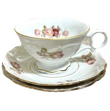 Schumann Bavaria Porcelain Scalloped Bowl with Pink Roses and Gold Filigree — listing 4