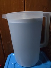 Tupperware Sheer/Frosted Gallon Pitcher with Magenta Flip-Top Lid — listing 2