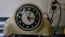 Vintage Art Deco Streamline Bakelite Electric Desk Lamp with Built-In Clock — listing 3
