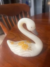 Fenton Custard Satin Glass Swan Figurine, Hand-Painted Daisies, 4 inch