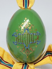 Russian Porcelain Hinged Egg-Form Trinket Box on Gold Feet with Floral and Gilt Bands