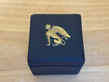 Black Basalt Jasperware Star-Shaped Trinket Box with Chariot & Sprigged Florets — listing 4