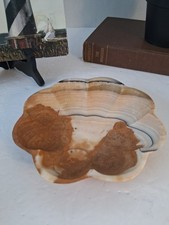 Carved Onyx Scalloped Bowl with Fluted Rim — listing 2