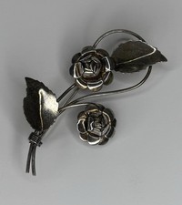 Silver-Tone Five-Petal Flower Pin / Brooch — listing 2