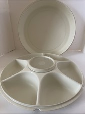 Tupperware Hot Pink Relish Tray / Serving Center 4-Cup Set with Center Handle — listing 4