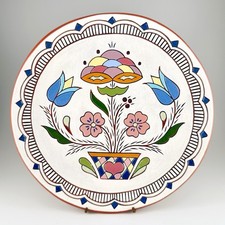 Vintage Scalloped Cream Earthenware Plate with Pennsylvania Dutch Tulip Basket Motif