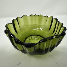 Green Beaded Lace Pattern Glass Serving Bowl with Scalloped Rim
