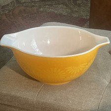 Vintage Pyrex White Milk Glass Mixing/Serving Bowl with Ribbed Base — listing 5