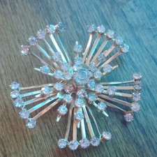 Vintage Rhinestone Starburst Clip-On Earrings, Red & Clear Crystals, Gold Tone — listing 3