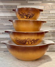 Vintage Pyrex Old Orchard Nesting Mixing Bowl Set (3 Bowls)