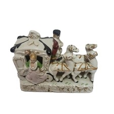 Vintage Porcelain Horse-Drawn Coach Figurine with Colonial Figures and Gold Trim — listing 3