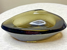 Vintage Smoke Black Glass Diamond-Shaped Triangle Dish / Ashtray, 5" x 3.75" — listing 3