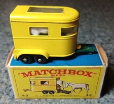 Matchbox Lesney No. 43 Pony Trailer with Horses, Yellow Body Green Base — listing 2