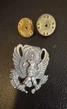 Mixed Lot of Military Insignia, Marksmanship Award Bars, Lapel Pins & Collectibles — listing 2