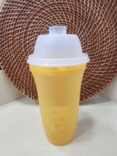 Tupperware Quick Shake Mixer Container 20 oz with Blue Flip-Top Lid — listing 2