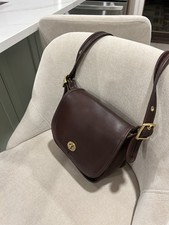 Vintage Black Leather Saddle-Style Flap Shoulder Bag with Gold Chain and Arrow Hardware Yes - a designer name — listing 4