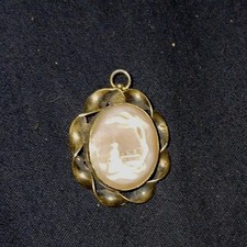 Antique Carved Shell Cameo Pendant with Tri-Color Gold Floral Wreath Frame — listing 4