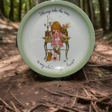 Vintage Holly Hobbie Collector Plate "Good Friends Are Sunshine on a Rainy Day" - Girl in Yellow Raincoat with Umbrella and Cat — listing 5