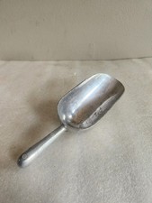 Vintage Cast Aluminum Grocery/Feed Scoop with Molded Handle, Marked 524 — listing 4