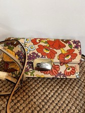 Vintage Floral Ditsy Print Leather Crossbody Flat Bag with Front Zip Pocket — listing 4
