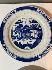 Chinese Export Blue and White Porcelain Plate with Figure, Pavilion and Bird Decoration — listing 3