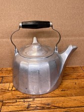 Wagner Ware Sidney -O- Cast Iron Kettle with Coil Spring Bail Handle and Spout — listing 3