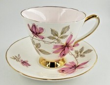 Fine China Floral Teacup with Gold Trim and Scalloped Rim — listing 6