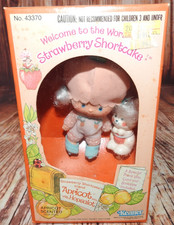 Vintage Strawberry Shortcake Apricot Doll with Hopsalot Bunny Pet, 3 inch, 1980s — listing 3