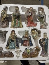 Holly Tree 8-Piece Porcelain Nativity Set (Item 40101LBE) Yes, all 8 pieces complete and intact — listing 2