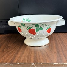 Red Strawberry-Shaped Berry Colander / Strainer — listing 5