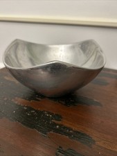 Nambé Oval Cast Aluminum Alloy Dish with Sculptural Twist Handle, Model 708 — listing 2