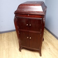 Antique Victor Victrola Upright Phonograph in Mahogany Cabinet with Cabriole Legs — listing 4