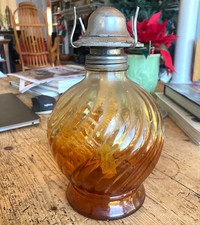 Vintage Koadan Ltd Red Swirl Glass Oil Lamp with Christmas Horn Hurricane Chimney — listing 5