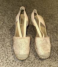 Anne Klein AK iflex Tan Quilted Leather Espadrille Flats with Gold Chain, Women's 6.5
