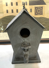 Galvanized Metal Pyramid-Roof Birdhouse / Bird Feeder in Wire Basket Frame