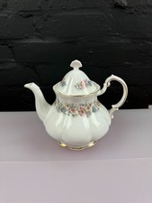 Paragon Fine Bone China 'Chrysanthemum' Teapot, White with Green Floral Border and Gold Trim — listing 4