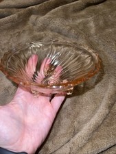 Vintage 1940s Pink Depression-Style Etched Glass Footed Bowl on Three Pegged Legs, listing 4