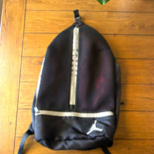 Sport Crossbody Sling Backpack with Red/Black Geometric Print — listing 4