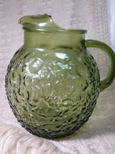 Vintage Emerald Green Hand-Blown Glass Pitcher with Applied Handle — listing 6