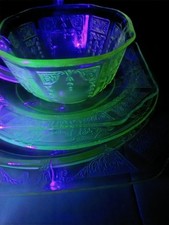 Anchor Hocking Green Uranium Depression Glass Handled Berry Bowl, 4.5 inches — listing 2