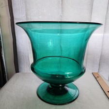 Miniature Emerald Green Glass Twin-Handled Urn Vase — listing 3