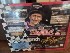 Dale Earnhardt Jr. #88 AMP Energy/National Guard 16-Piece HO Scale Train Set with Four 1:64 Die-Cast Cars — listing 5