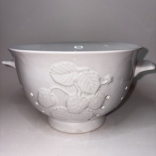 Red Strawberry-Shaped Berry Colander / Strainer — listing 6