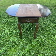Statton Trutype Americana Three-Tier End Table with Drawer, Solid Cherry — listing 6