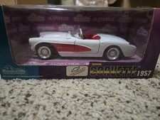 Sunnyside Classics Collection 1968 Chevrolet Corvette L88 1:24 Scale Diecast Model, Red — listing 2